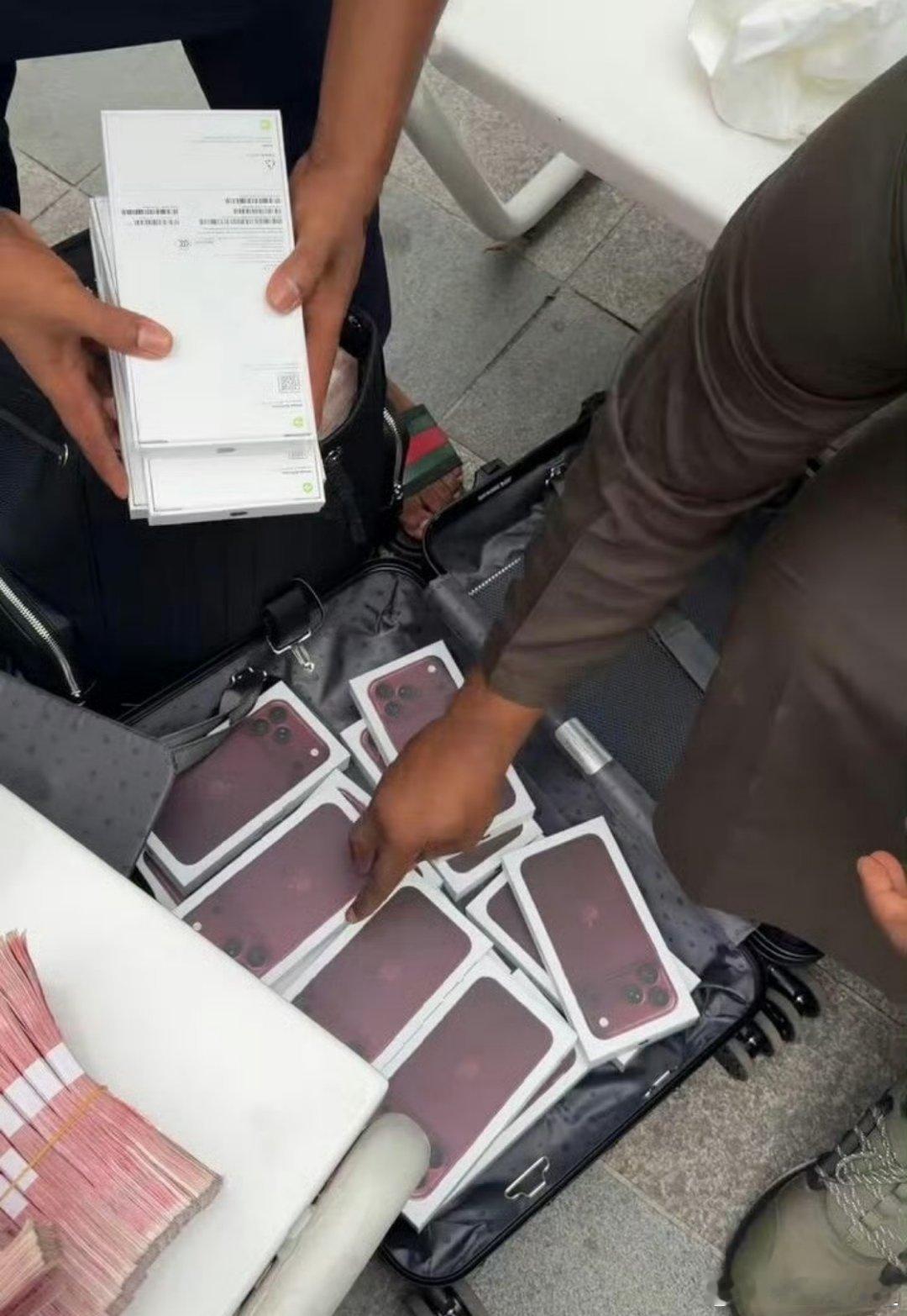 黄牛吐槽iPhone18Pro没人收事实证明，连苹果涨价都溢不动，现在不要说溢价