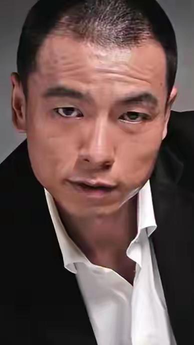 王挺，1972年生于贵州贵阳，内地男演员、导演、编剧，毕业于吉林艺术学院。早年曾