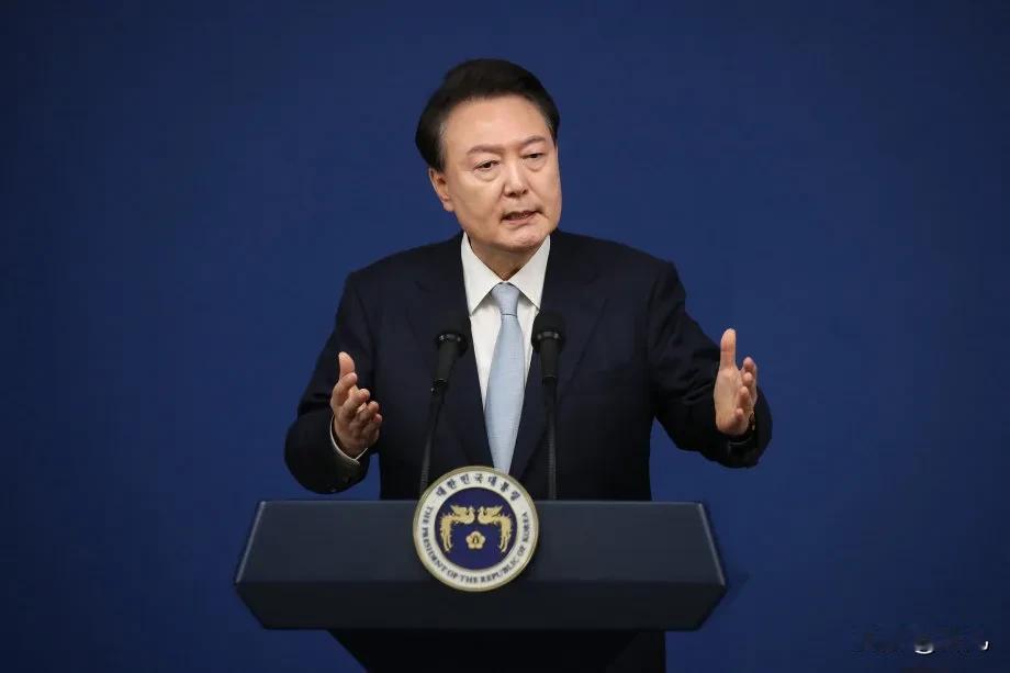 万万没想到啊！尹锡悦反而越来越强硬了。韩国总统尹锡悦再次发表全国讲话之后，虽然进