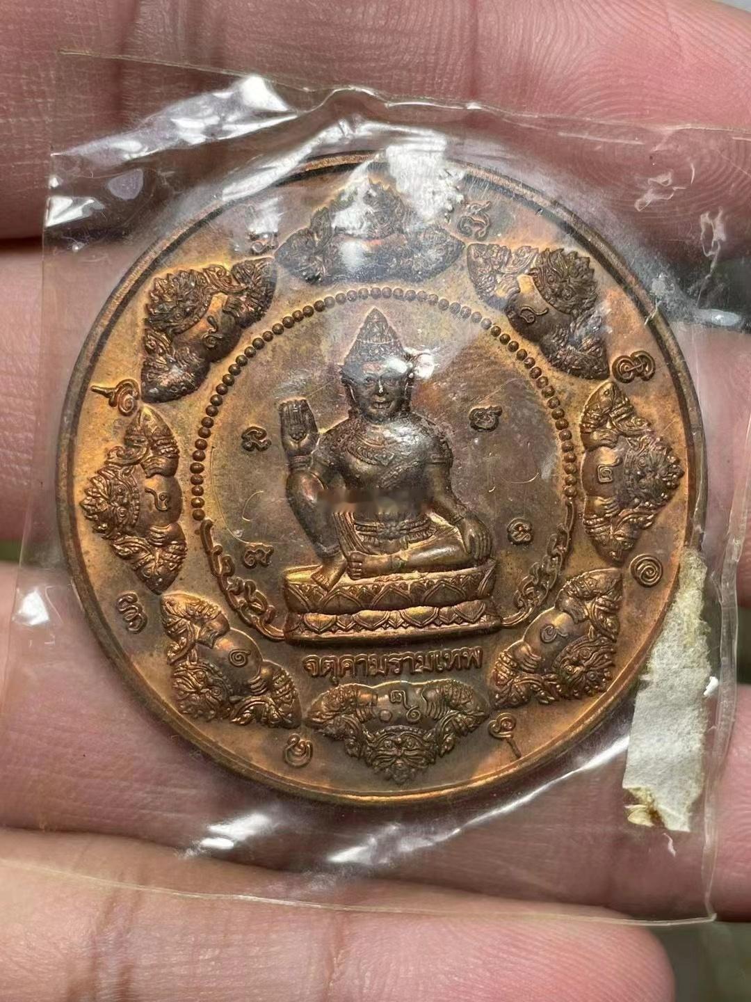 瓦普泰萨丸阿赞初BE.2549“猎猜”完全是请泽度金送拉胡，背后十二生肖，预算不