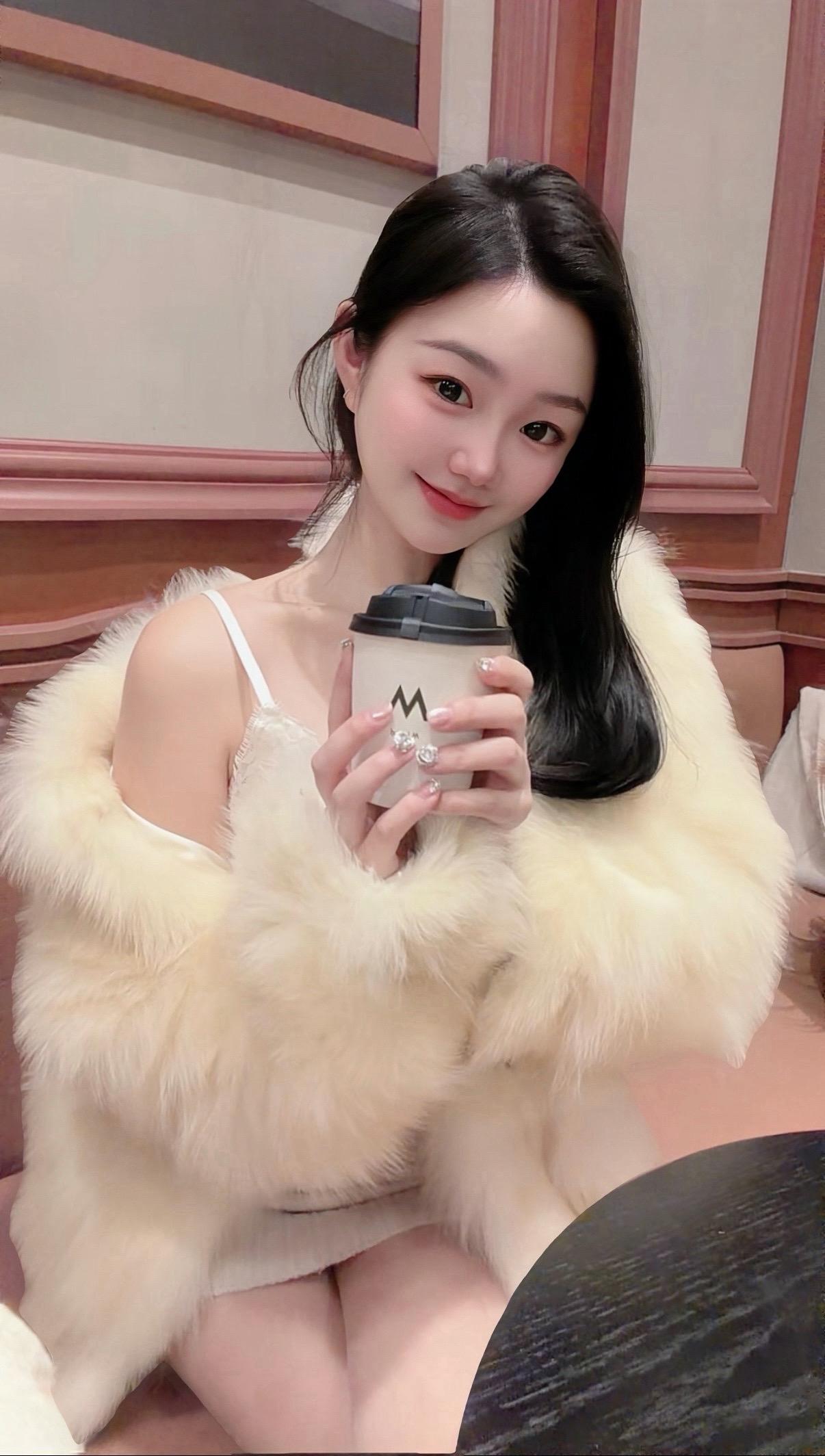 好身材好气质 糟糕是心动的感觉 甜妹女孩