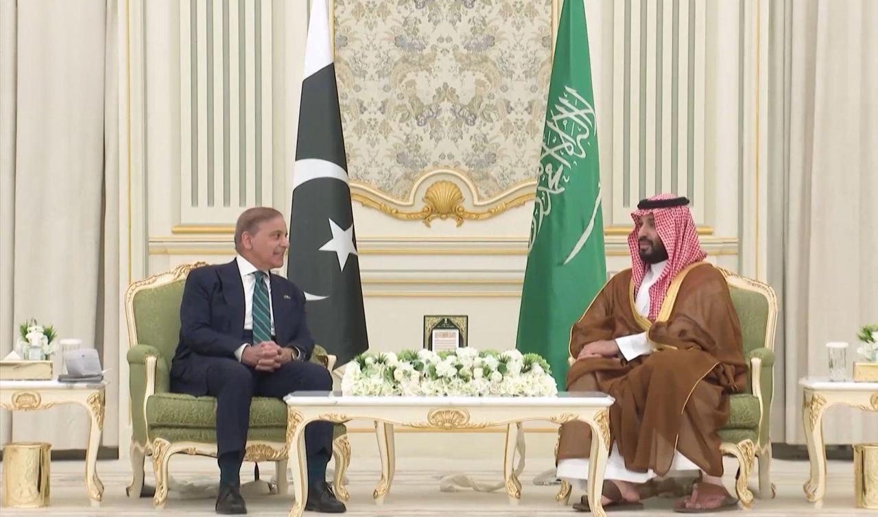 巴基斯坦账上又进钱了，沙特继续打款，下一批中式装备已经在采购清单上！就这么一个外