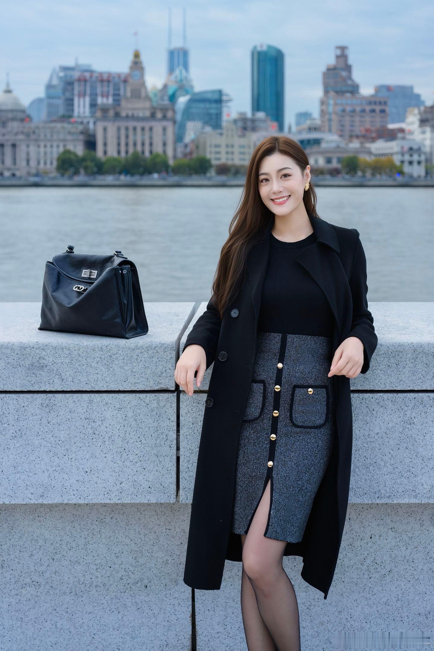 美女穿搭写真 黑色系穿搭，时尚，典雅美女绘梦长廊