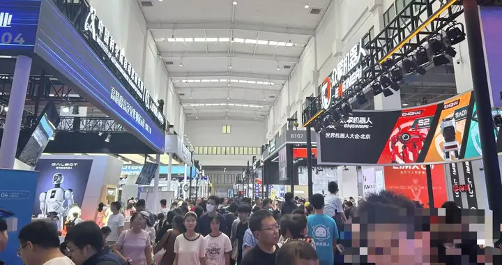 世界机器人大会洞察：机器人智能化进阶，应用场景持续拓展