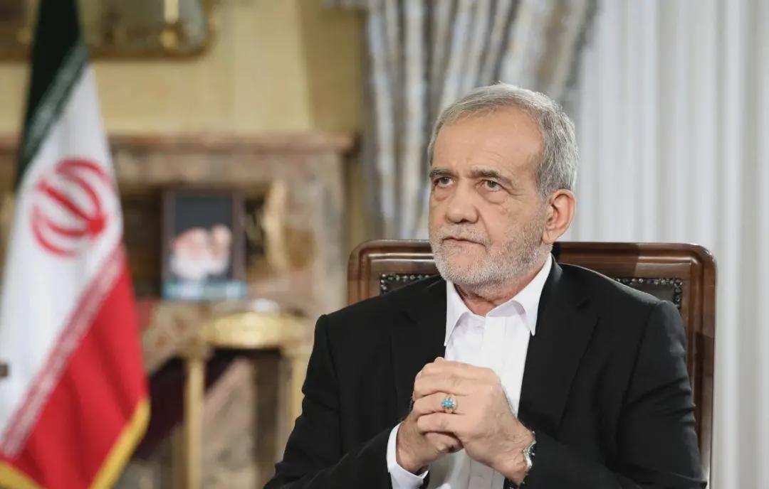 罕见，自我批评？
近日，伊朗总统佩泽希齐扬罕见公开承认“人民不满意是政府的责任”