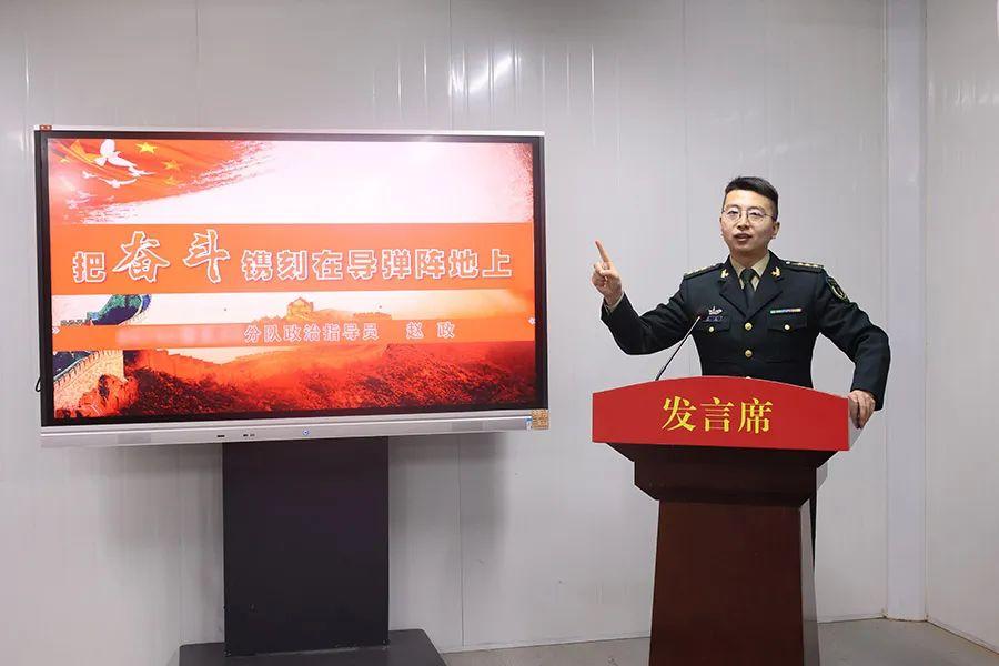 陇中走出硕博军官，岩层深处当好青年引路人
 
赵政，籍贯：甘肃陇中高原，出生：1