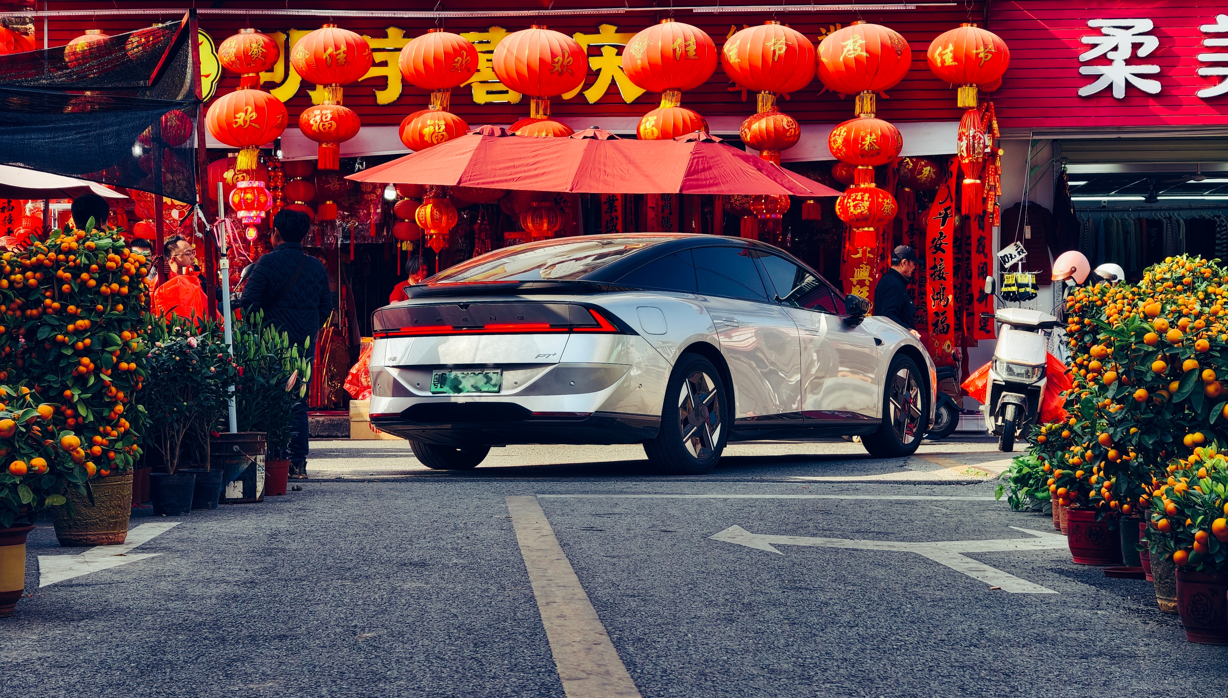 发现今年大年二十八，回家的路竟然不堵车，早知道开了  大家过年回家是自驾吗？给 