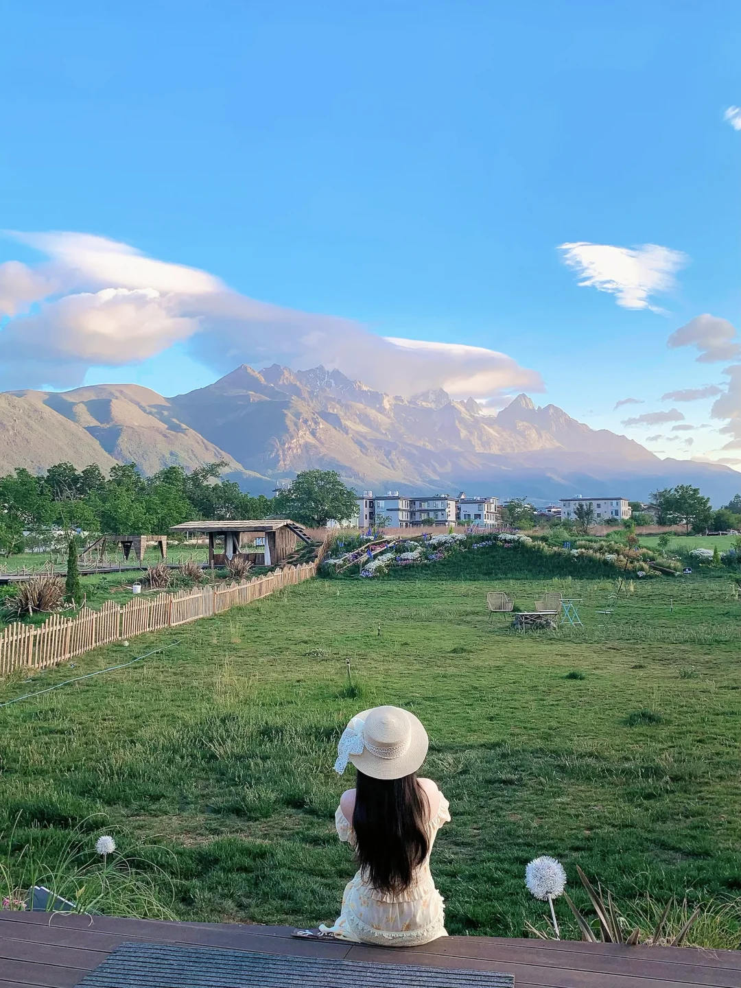 来丽江住对了！躺床直看日照金山太治愈✨