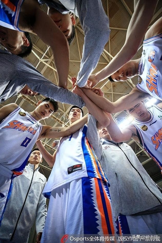 CBA这轮比赛很精彩！3月25日，上海男篮97比81击败广东男篮，拿下10连胜重