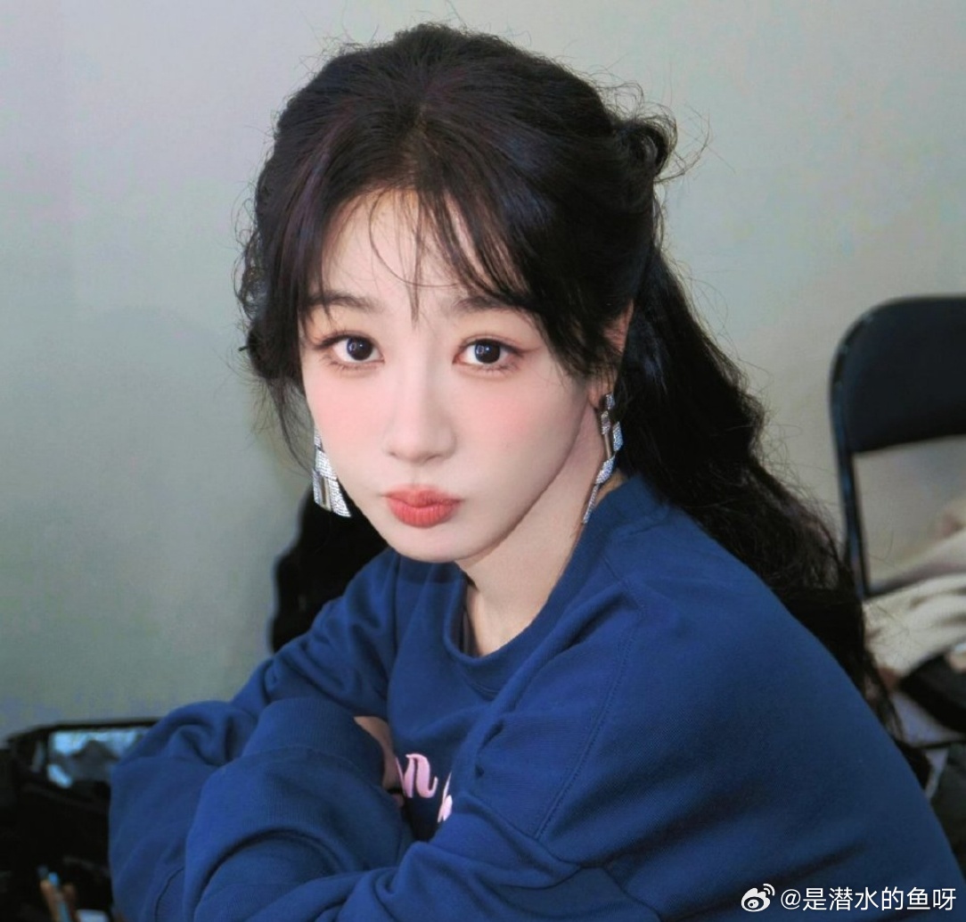 生命树 yz杨紫白菊yz杨紫生命树 山野千里，你是我藏在满天星里的浪漫。杨紫白菊