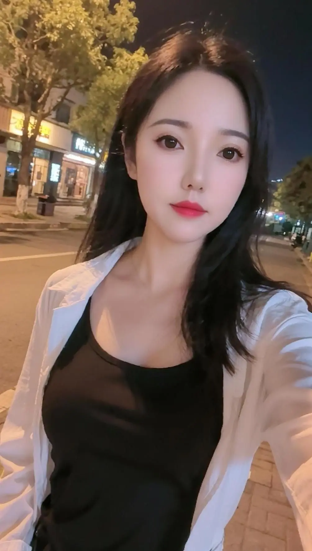 安慰别人时，总能言辞凿凿，句句在理；而到自己需要安慰时，却只能无奈摇头...