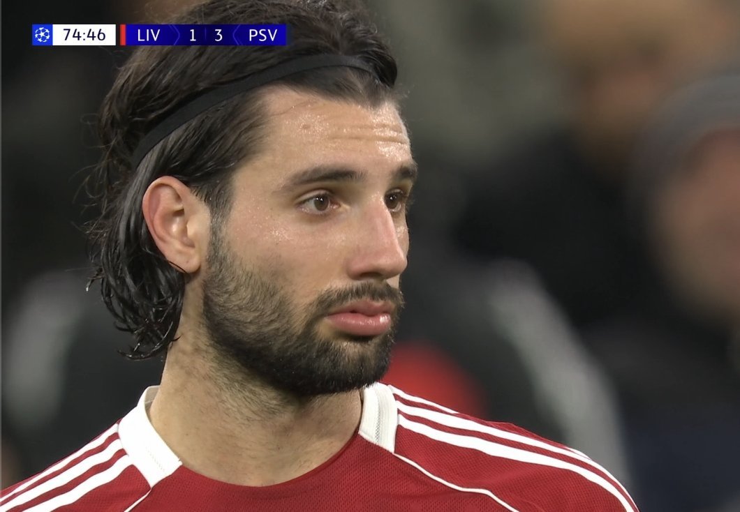 索博斯洛伊索博斯洛伊 利物浦的索博在独行打进1球，拼满全场国家队带不动的队友进了