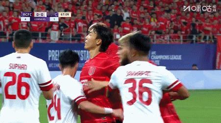 成都蓉城3：0战胜曼谷联队，首次跻身亚冠精英联赛正赛。缺少韦世豪（停赛）的成都蓉