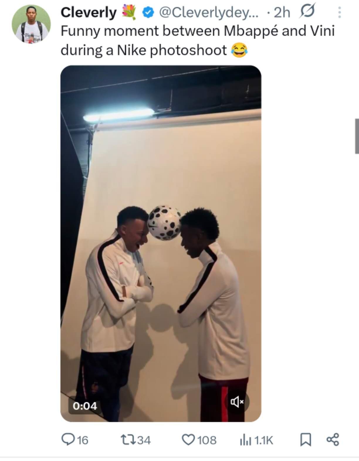 实不相瞒好像结婚新人同时咬一个苹果…… 