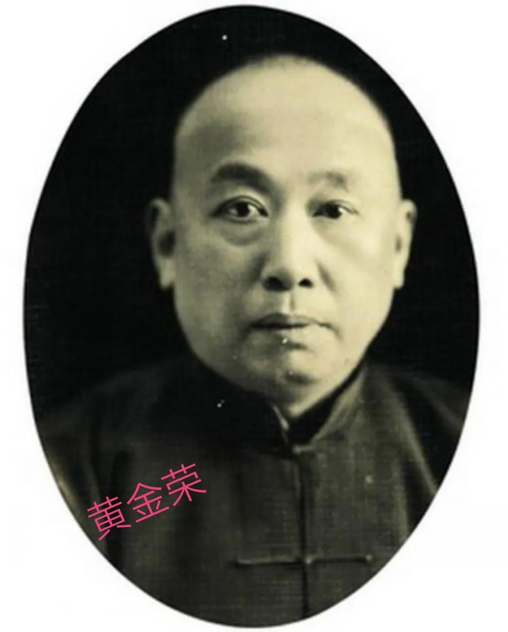 青帮大佬黄金荣  杜月笙  张啸林
张啸林善打
黄金荣贪财
杜月笙会做人
张啸林