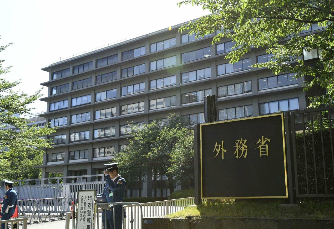 日本最近再次抗议中国在东海建设新的海上设施。
但一个问题很有意思，中国明知道东海