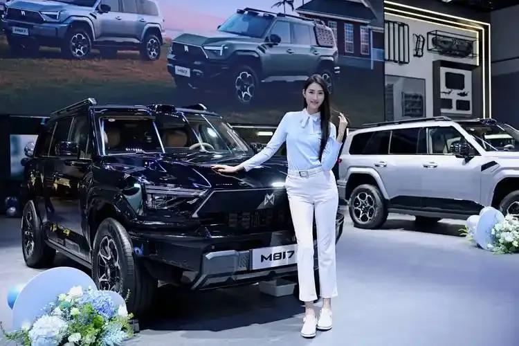 谁说硬派越野只能“傻大黑粗”？东风猛士M817彻底打破偏见，把强悍动力、智能科技