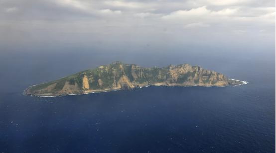 日本刚扬言强登钓鱼岛，美媒：中国数千艘渔船集结，要封锁海域？
 
最近日本共同社