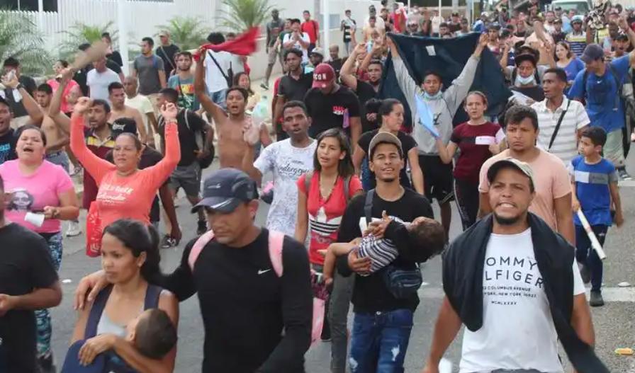 特朗普这次是真的把美国移民给得罪透了，就在前些天他突然宣布“永远不允许第三世界国