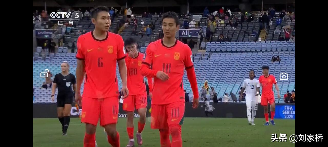 韦世豪好样的！

今日下午，国足对阵库拉索，上半场临近尾声阶段，库拉索防线出现松