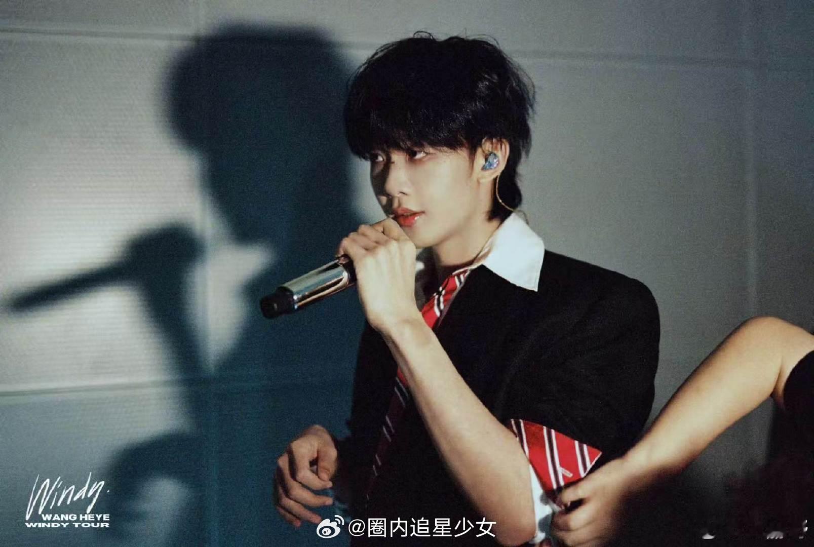 孙楠张彬彬都选了王赫野边是乐坛资深唱将，一边是走心实力派队长，两人想法高度契合，