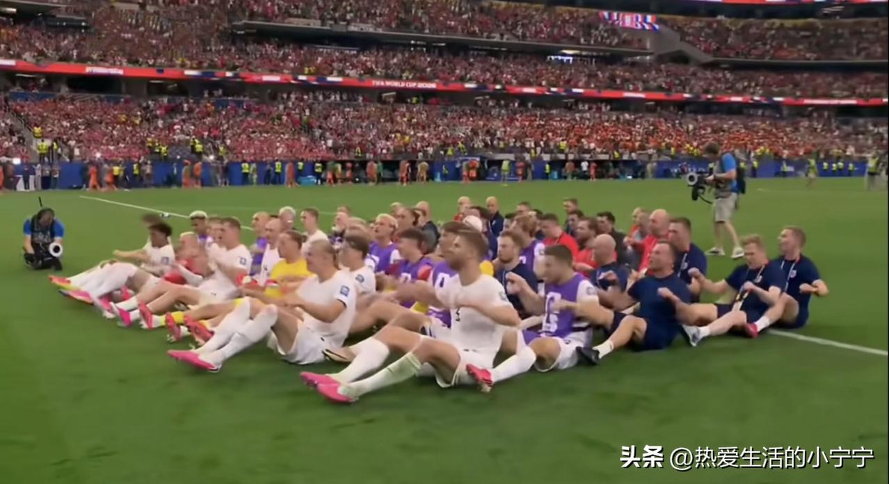 拥有14亿国民的我们，何时才会有如此疯狂的世界杯庆祝动作？