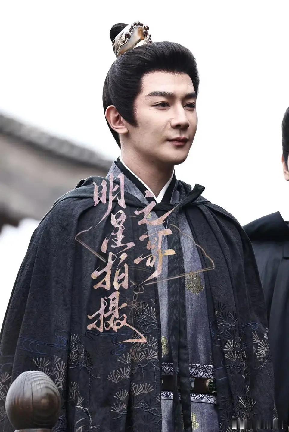 年轻明星里没见过科技狠活痕迹比他还明显的，于歪眼光真是毒辣 ​​​