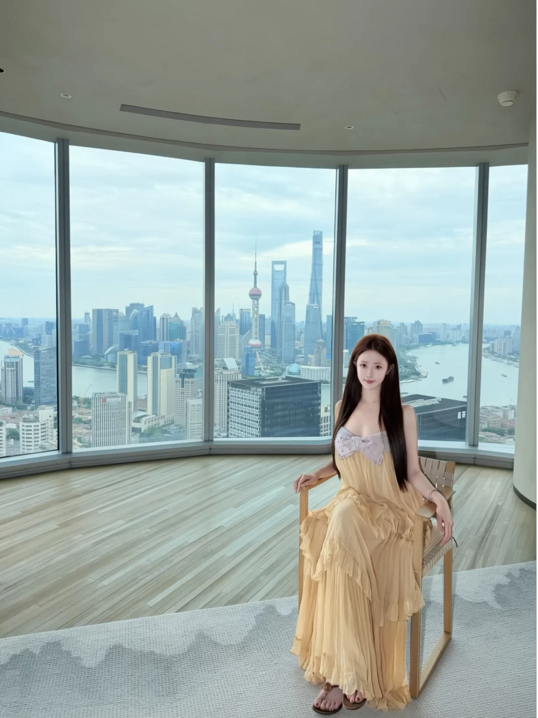 请大家暂停工作一下🎂让我们恭喜这位女士！