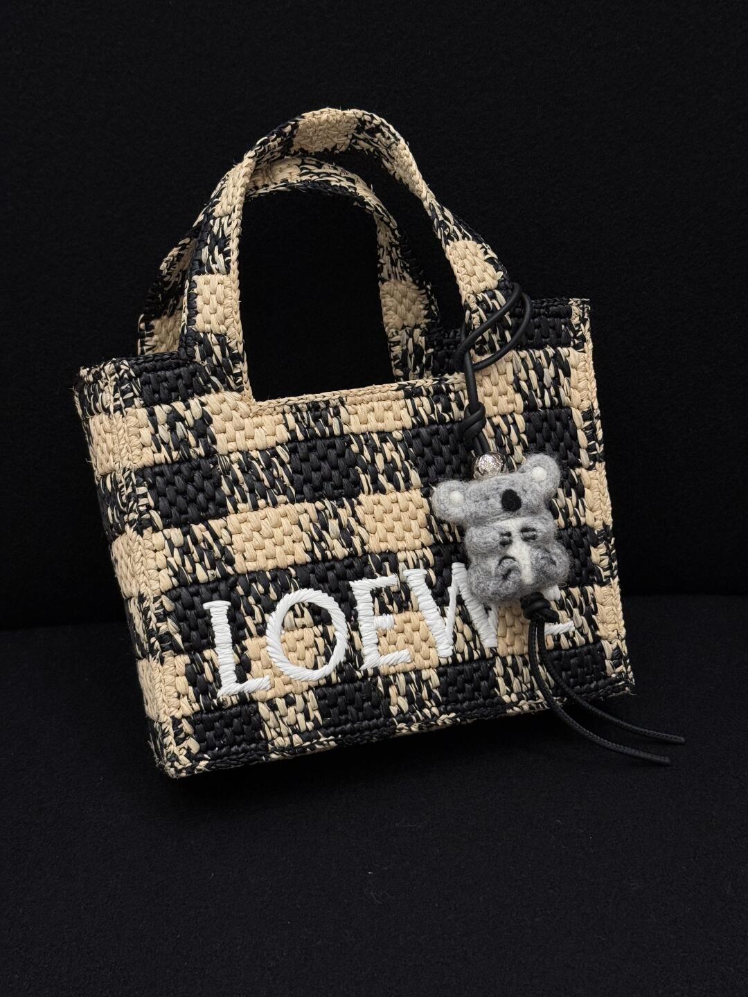 LOEWE草编mini tote 🐨真是个可爱的小东西