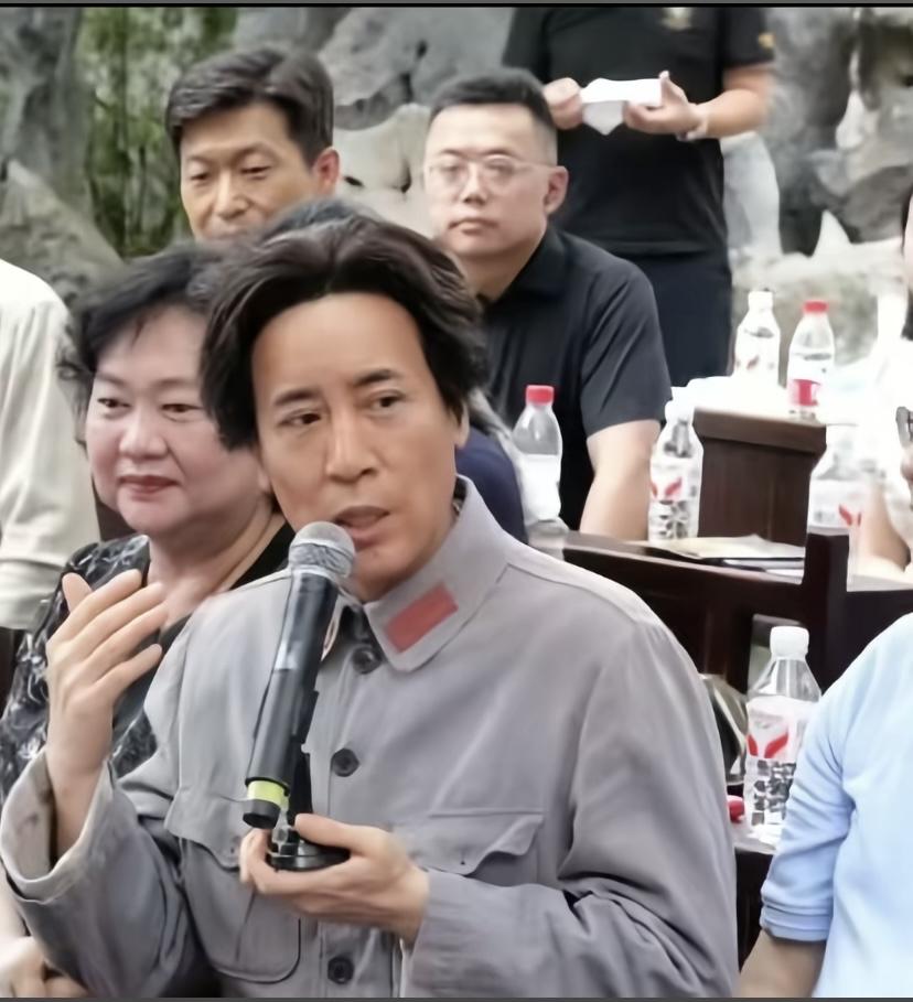如果你是导演，拍《伟大长征》选谁当主演？个人感觉论帅，王仁君最帅，但是化妆后再对