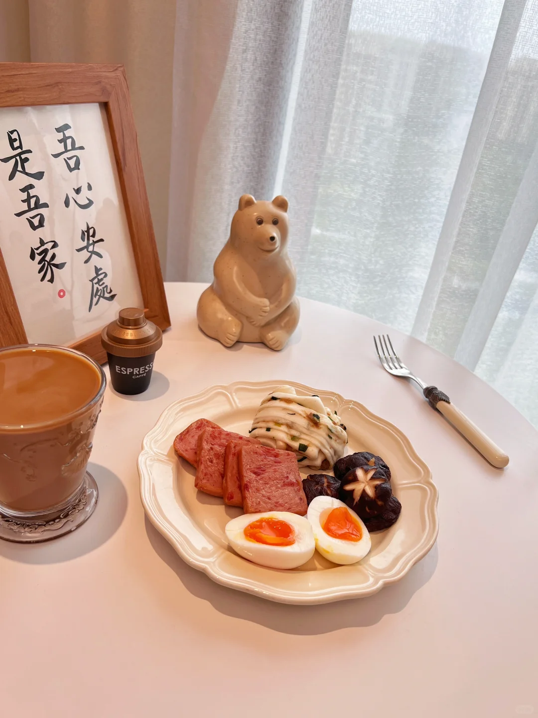 早安⛅️｜阿格的早餐🥣 鲜肉花卷 黑虎虾滑蛋 大苞米 午餐肉香菇～ ...