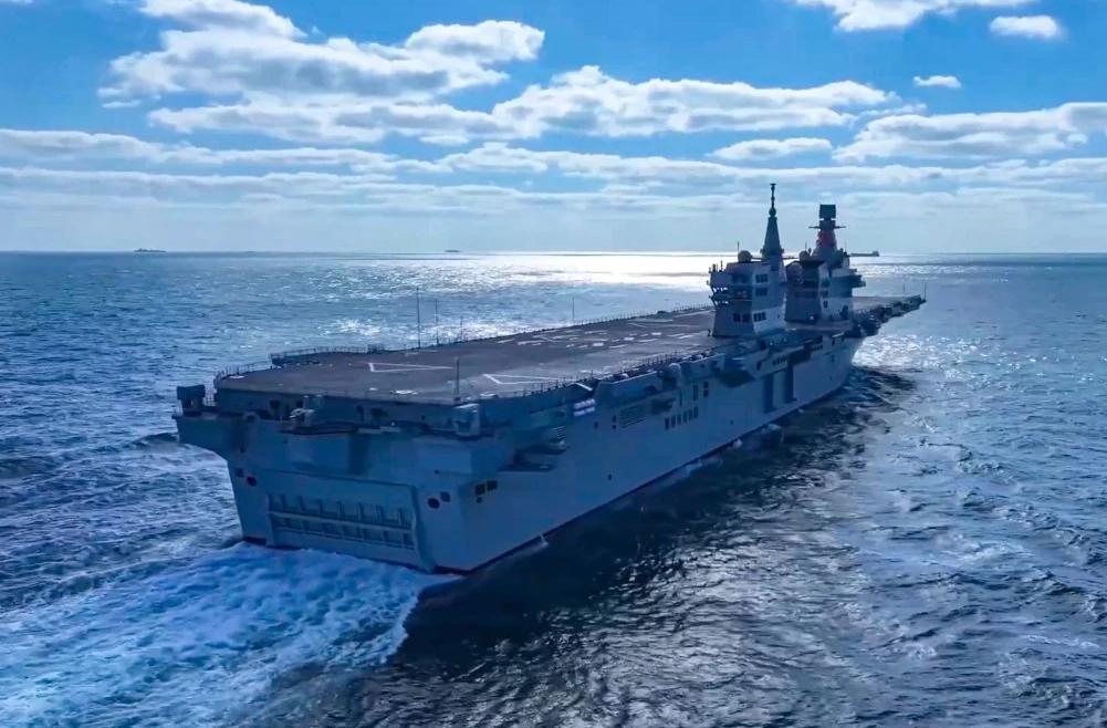 四川舰奔赴第三次海试，全系统实战化测试，未来台海将肩负重任

076型两栖攻击舰