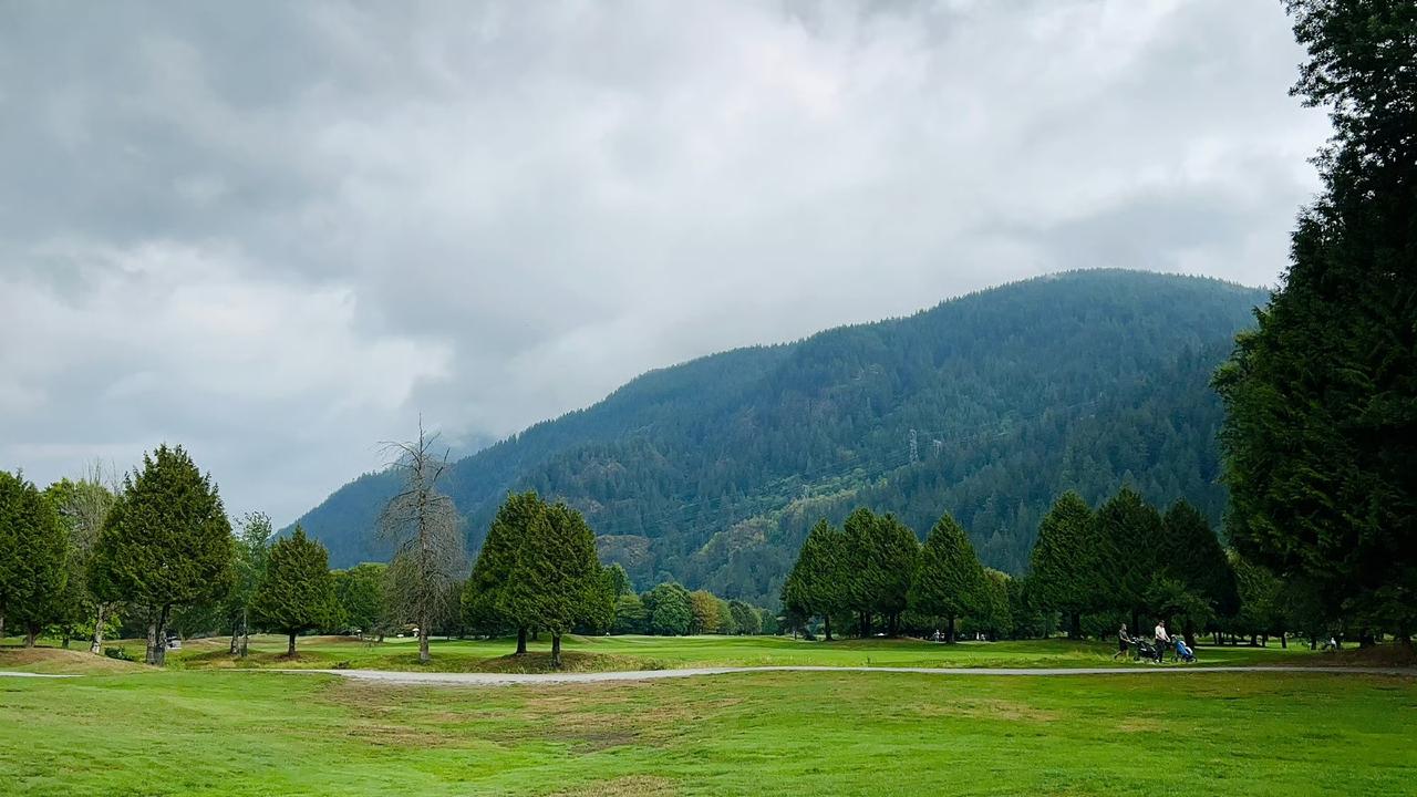 总会时不时看到一些人说不能够让高中的学生双休，所有的老板都是这种想法，不能够让工