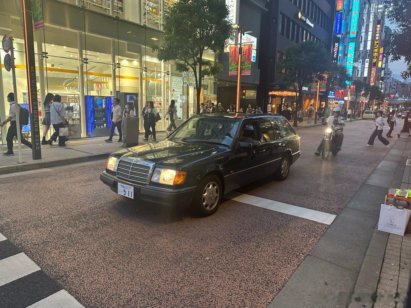日本之所以是复古老车天堂，大概是源于日本人对燃油车的执念吧…他们不光遵循着30年