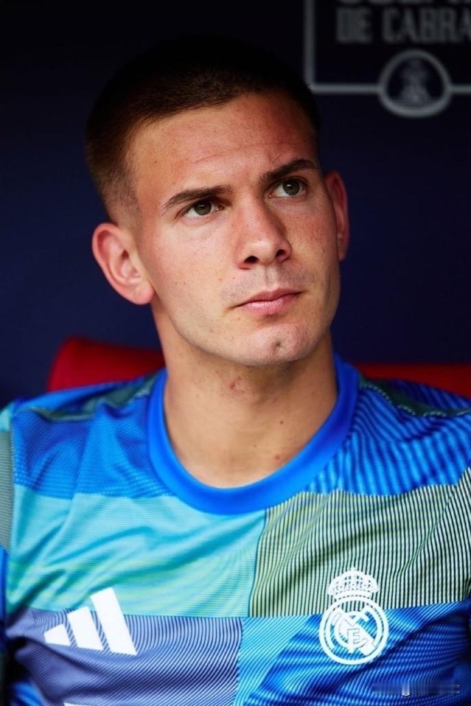 河床俱乐部高管斯特凡诺·迪卡洛谈马斯坦托诺转会皇马：
"我们始终强调，并非我们主