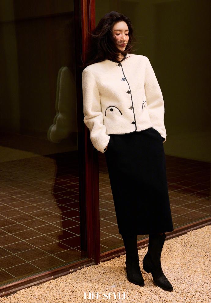 好适合这种风格的搭配，简约又有气质！