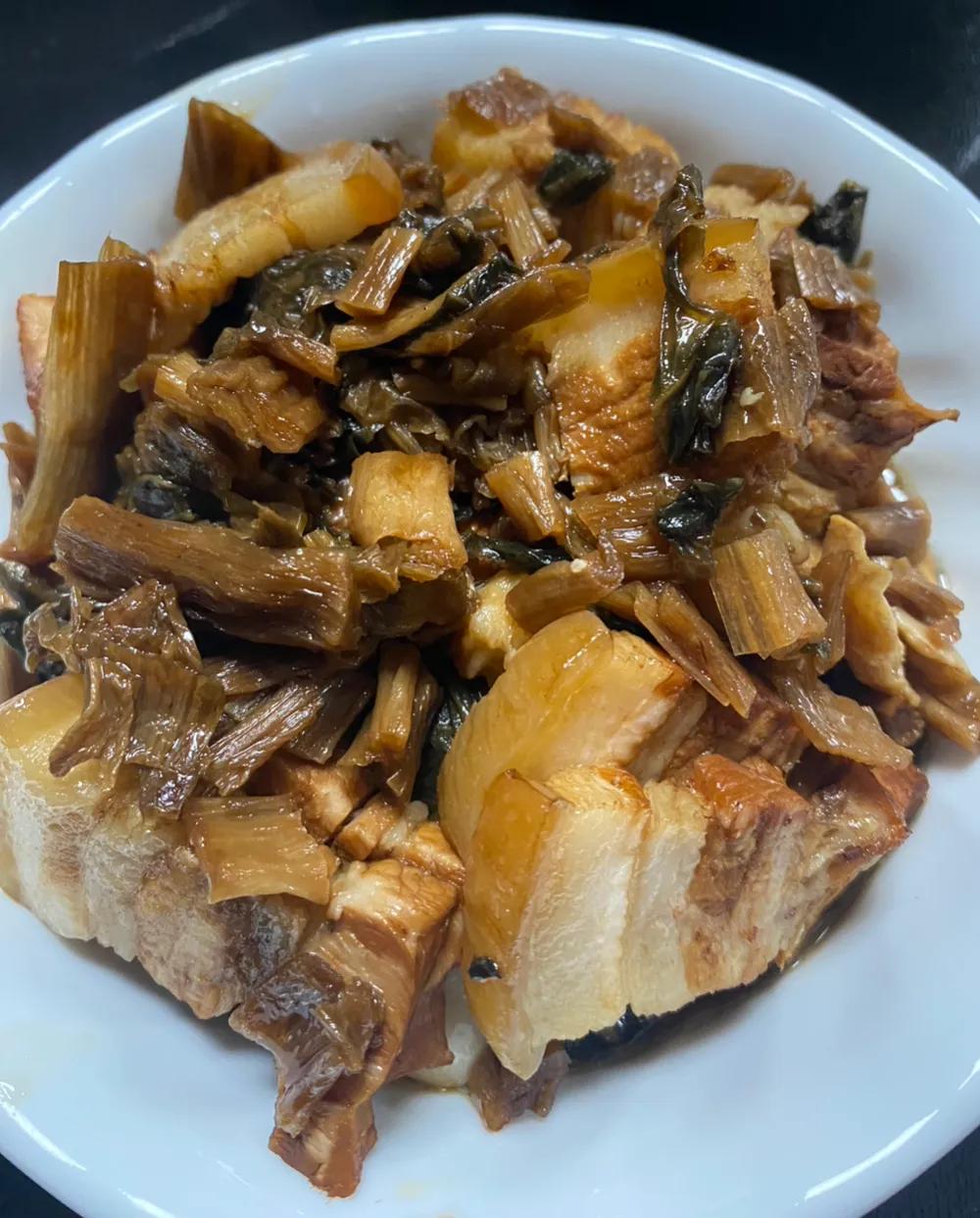 南京下了雨之后，天气凉爽了，不热，吃饭胃口也会好一些。

今日晚餐：梅干菜蒸肉，