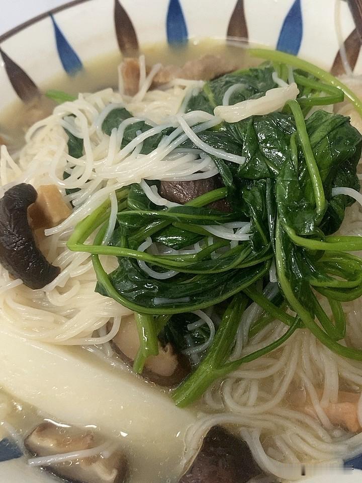 面对低俗网红到底应不应该封杀？面对低俗网红到底应不应该封杀？该封杀，一定要严格处