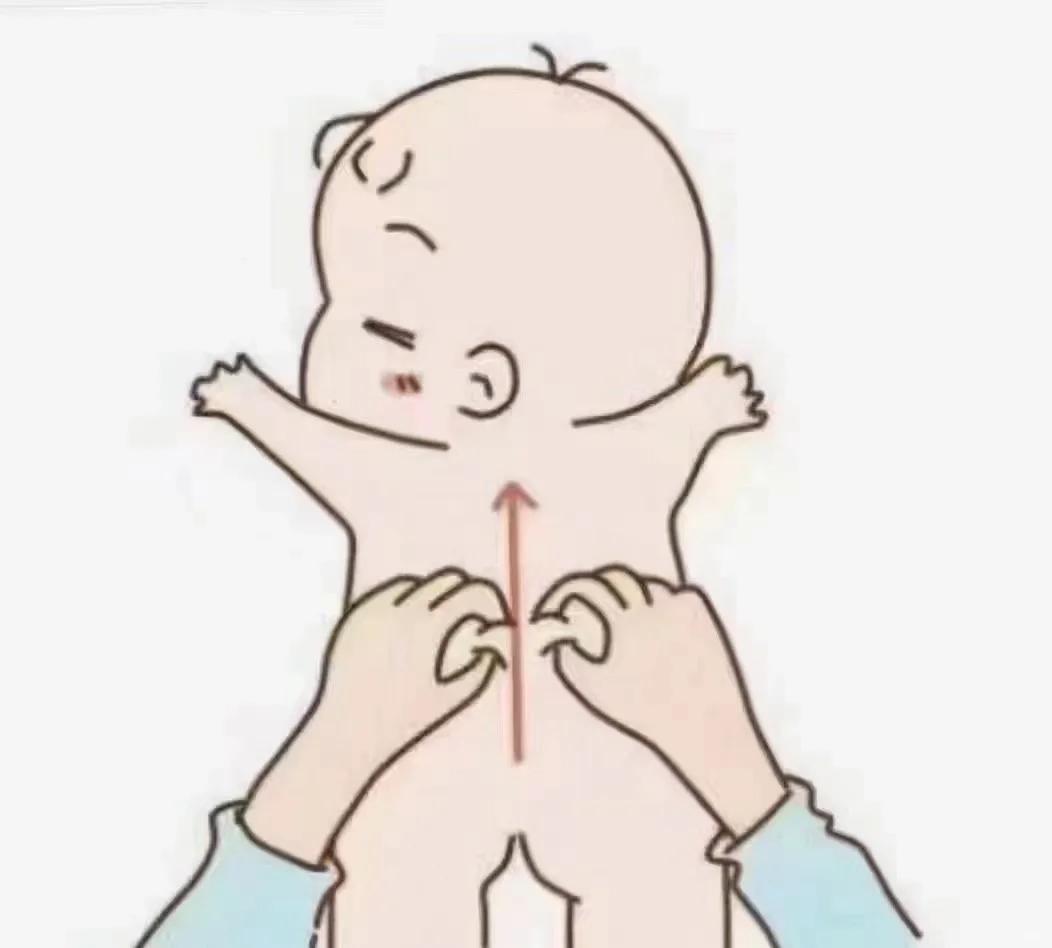 宝宝捏脊的好处：一、使孩子全身气血畅通