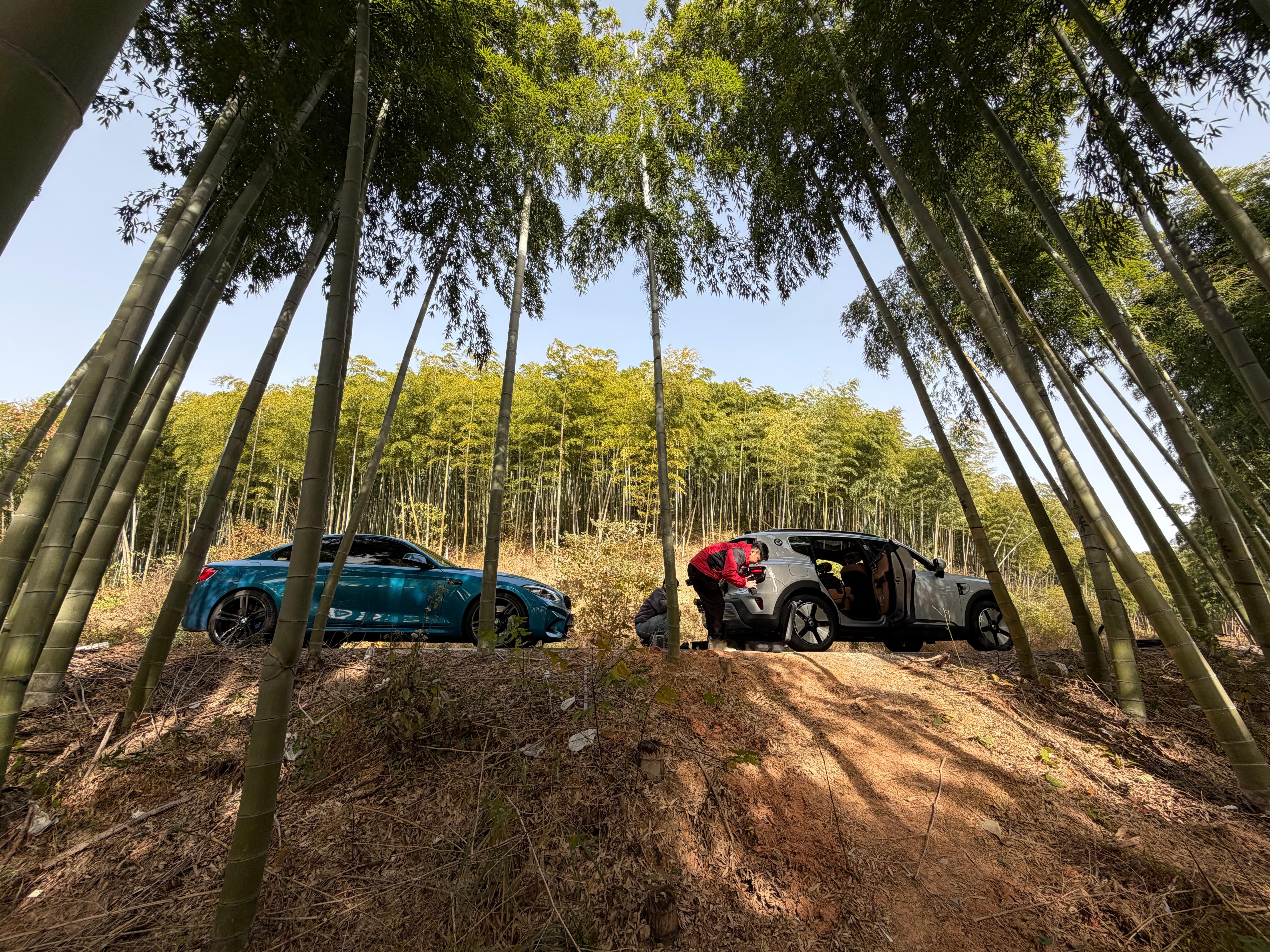 在山里待了一天，这个视角，懂得都懂 