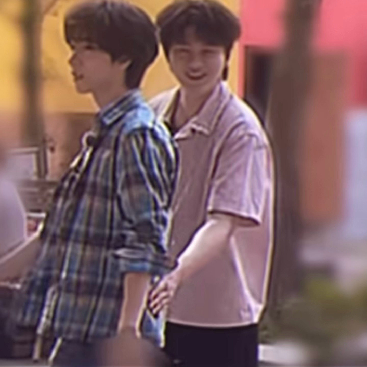 贺峻霖  我也想拍拍驼屁😭 
