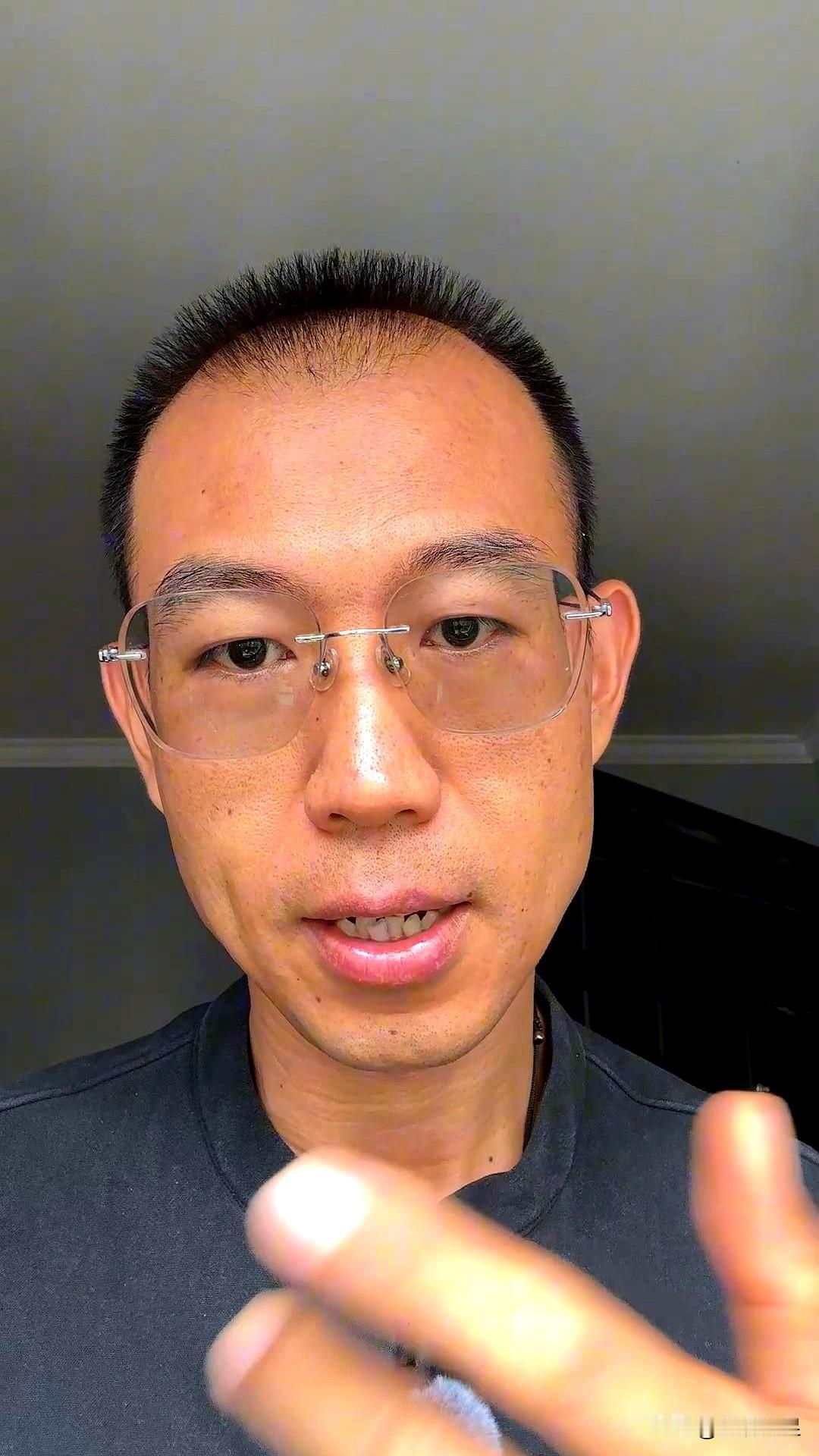 当下有条择偶帖挺炸：说挑“正财多”的，还要看“食神、正官、正印”。
理由也给了—