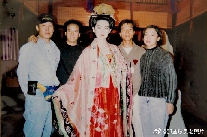 1993年，林青霞在电影《火云传奇》中的簪花仕女造型 