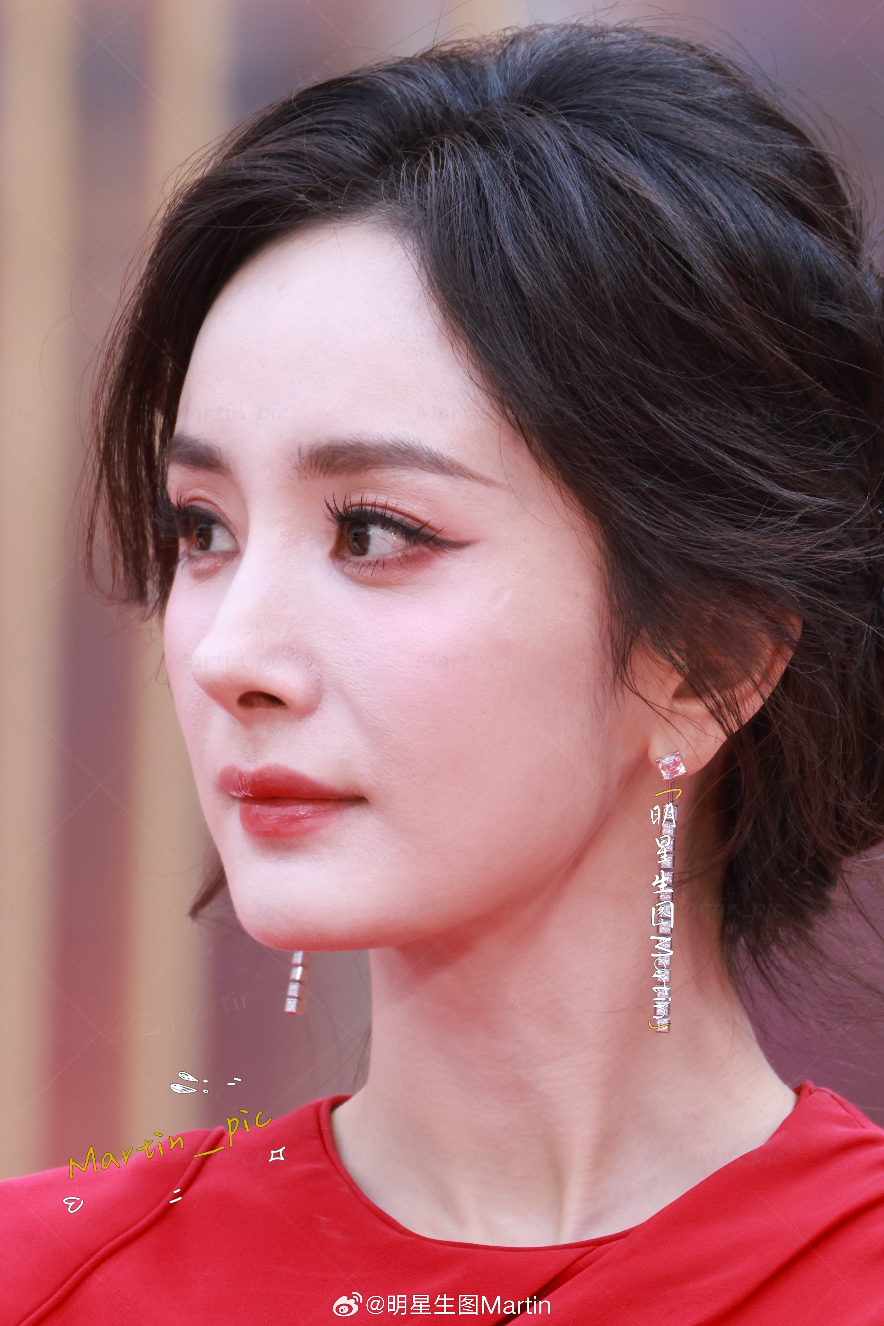 杨幂 杨幂品牌活动生图红裙幂姐真的是人比花娇 太权威了杨幂雅诗兰黛品牌全球代言人