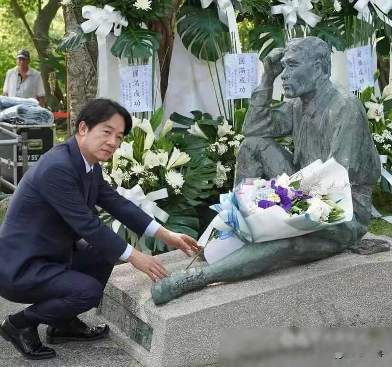 赖清德就职前祭奠已故父亲！
    5月20日是赖清德正式就职的日子，近日有媒体