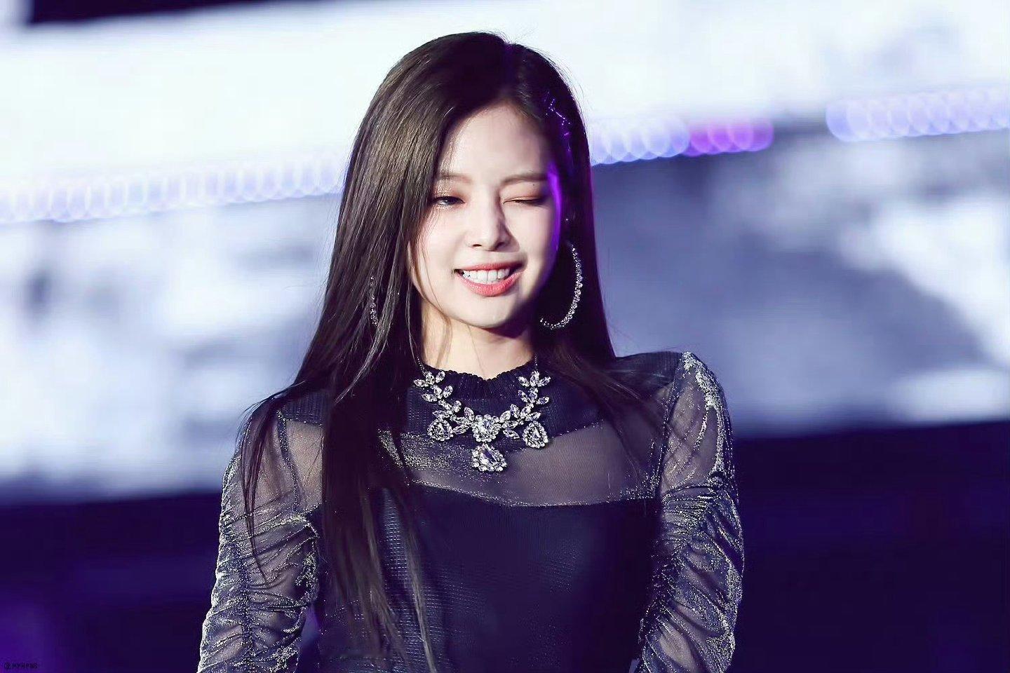 jennie 我女神好美 