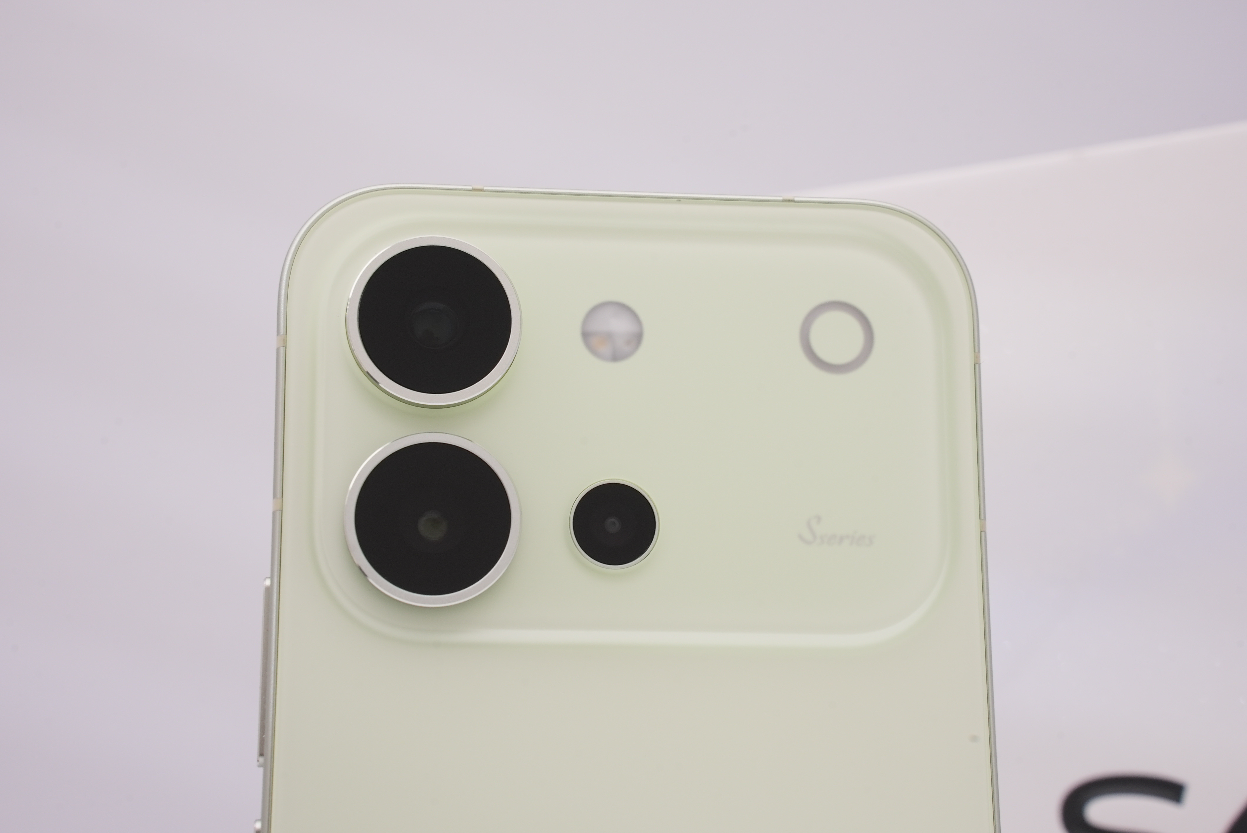 短的图赏 vivo S60真机图赏，初夏绿配色清新的刚刚好