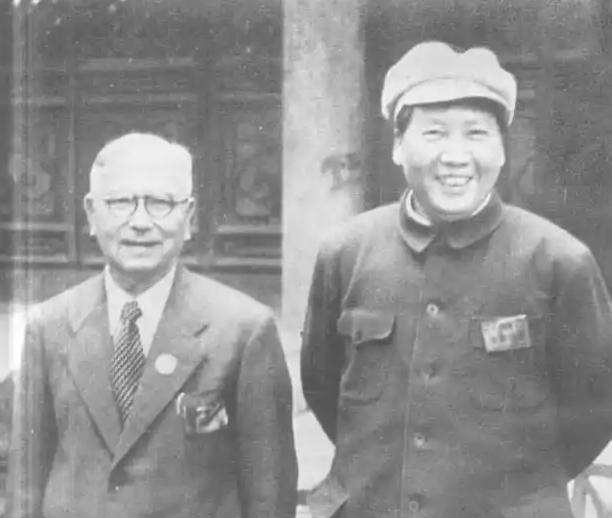 1940年陈嘉庚在缅甸仰光、新加坡华侨集会上，公开说出：中国的希望在延安！

“