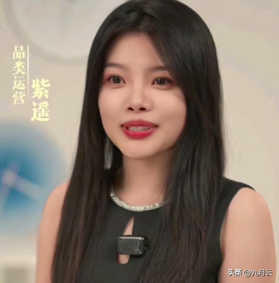 在与辉同行这家公司，只要你有能力，你就会有更好的发展空间。紫瑶就是最好的证明。出