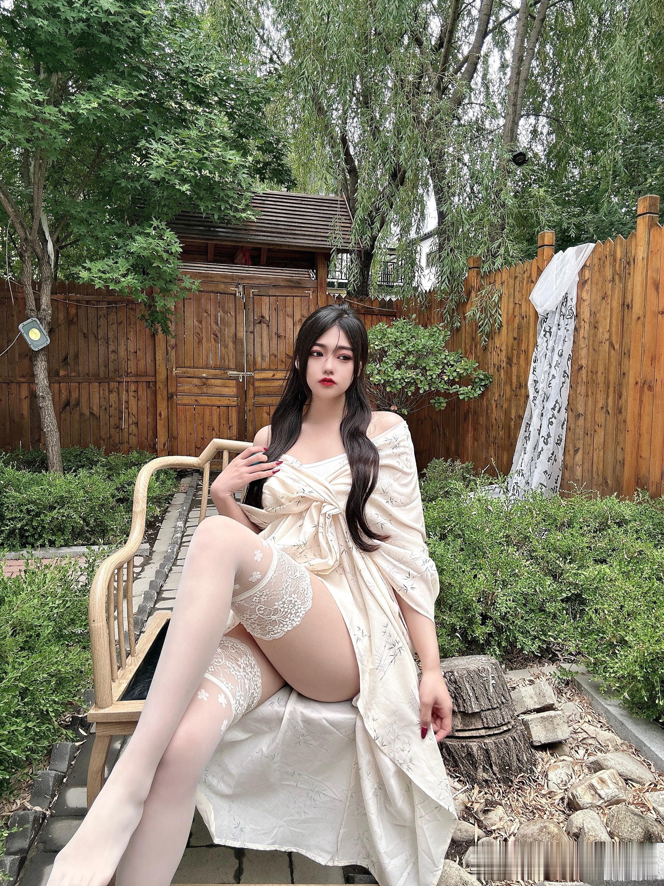 你去喜欢她吧 我寄几一个人  ​​​